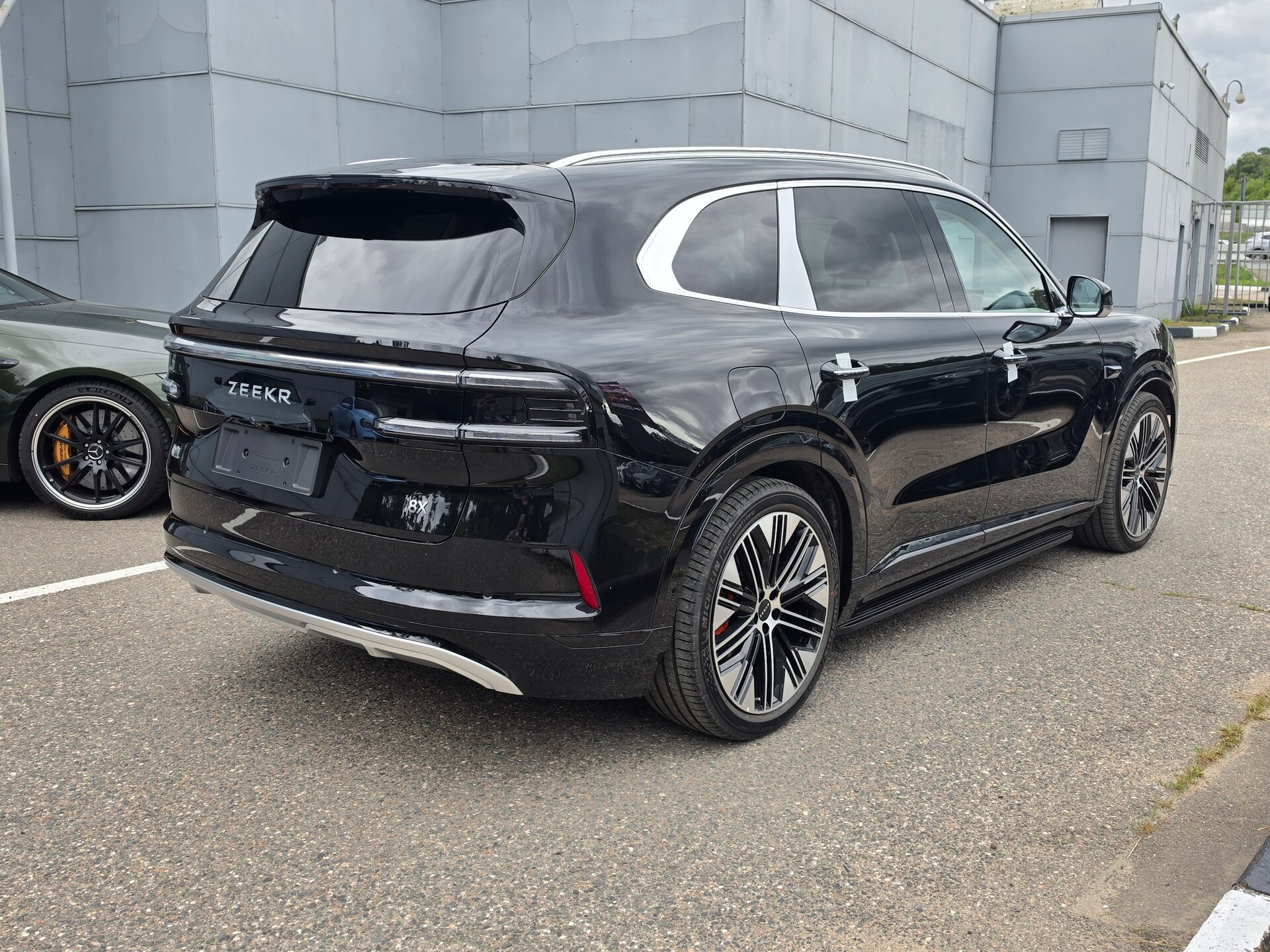 Автомобиль Zeekr 8X 70 kWh 2.0hyb AT (898 л.с.) 4WD - 2