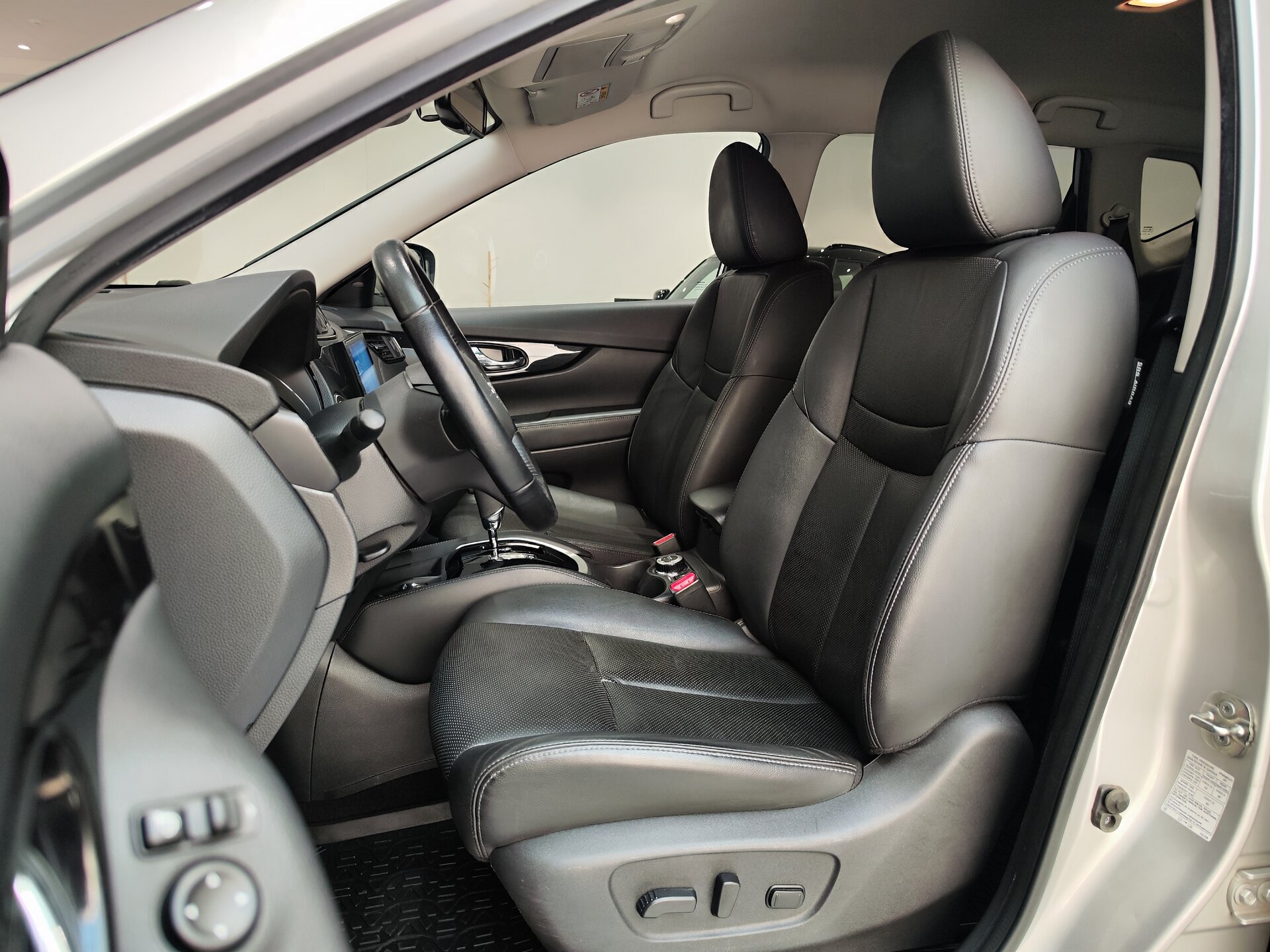 Автомобиль Nissan X-Trail 2.5 CVT (171 л.с.) 4WD - 8