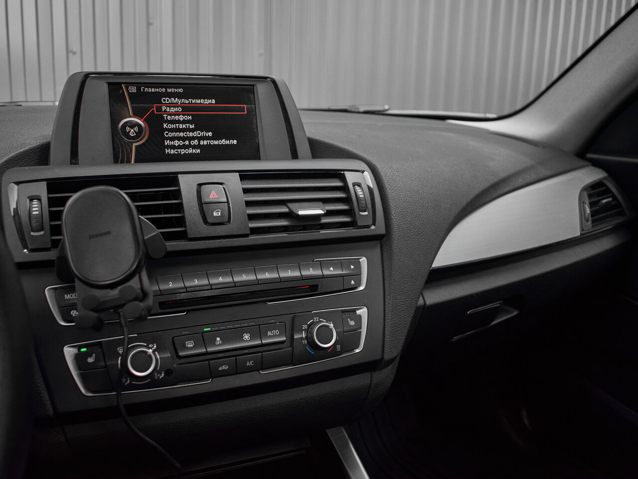 Купить BMW 2 серии 220i 2.0 AT (184 л.с.), 2014 в Екатеренбурге