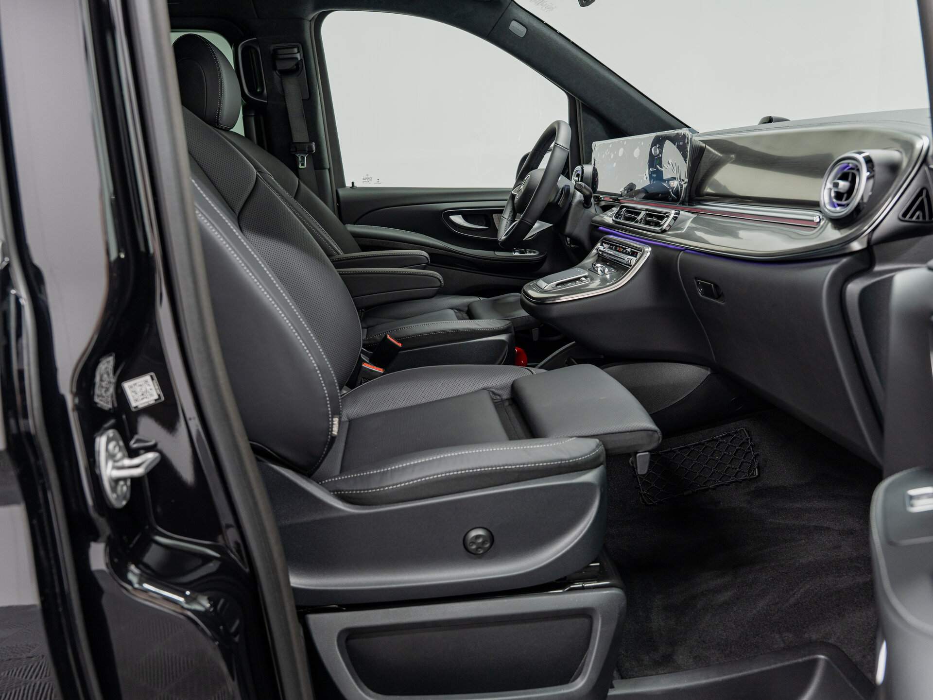 Автомобиль Mercedes-Benz V-Класс 300 d длинный 2.0d AT (237 л.с.) 4WD - 13