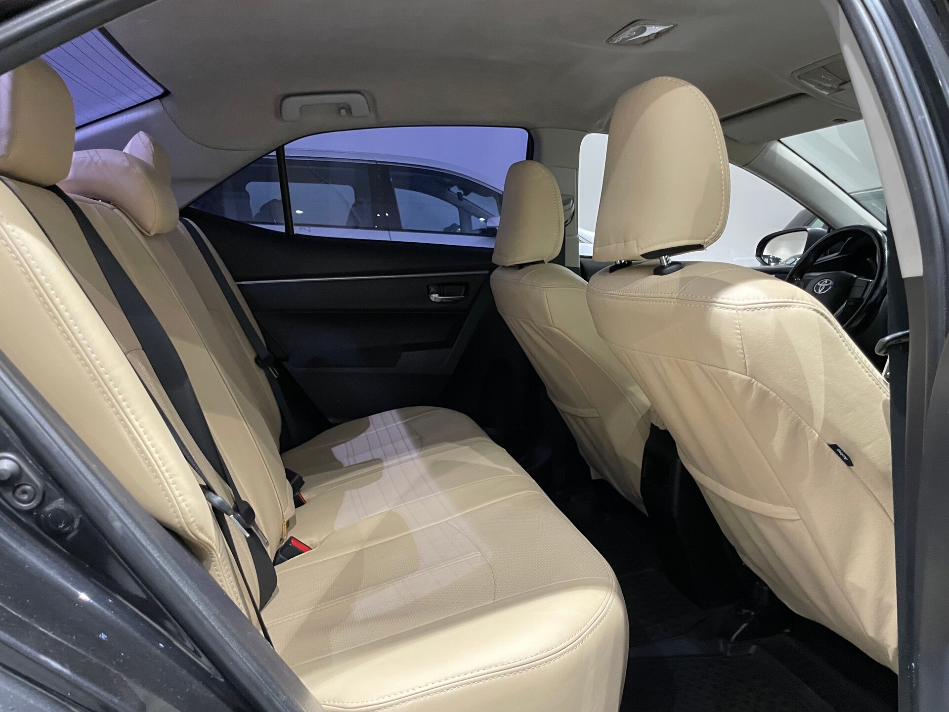 Автомобиль Toyota Corolla 1.6 CVT (122 л.с.) - 10