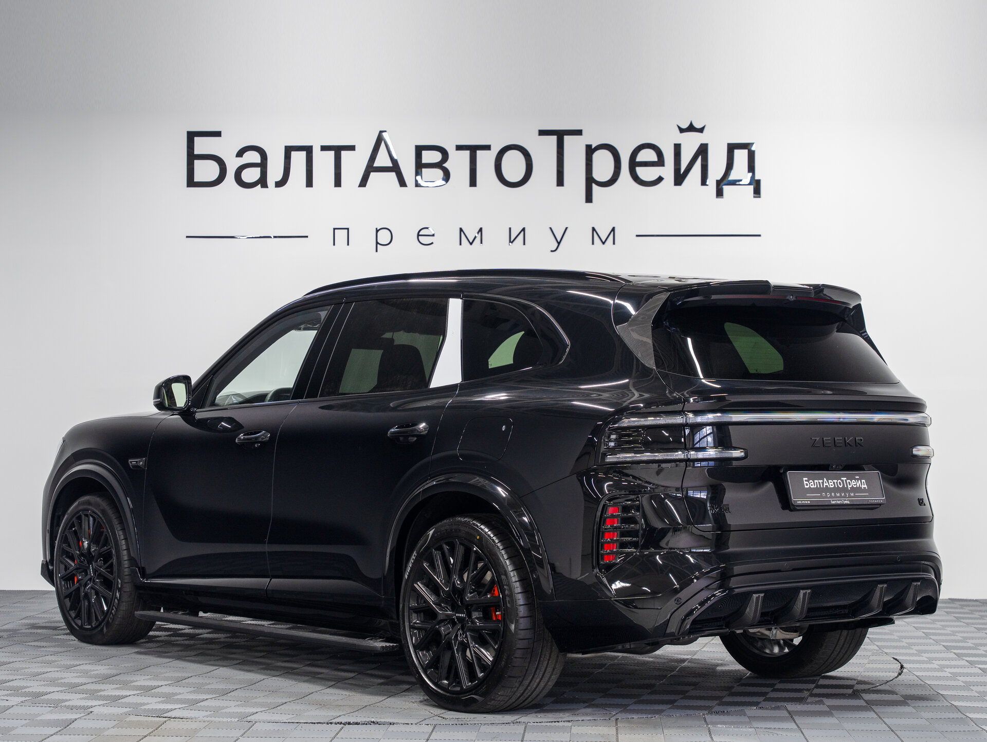 Автомобиль Zeekr 8X Dawn 2.0hyb AT (1401 л.с.) 4WD - 10