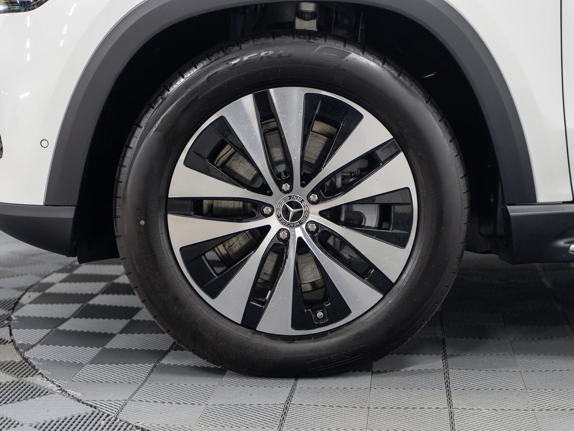 Автомобиль Mercedes-Benz GLE 300 d 2.0d AT (269 л.с.) 4WD - 3