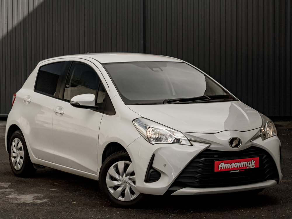 Купить Toyota Vitz 1.0 CVT (69 л.с.), 2019 в Екатеренбурге