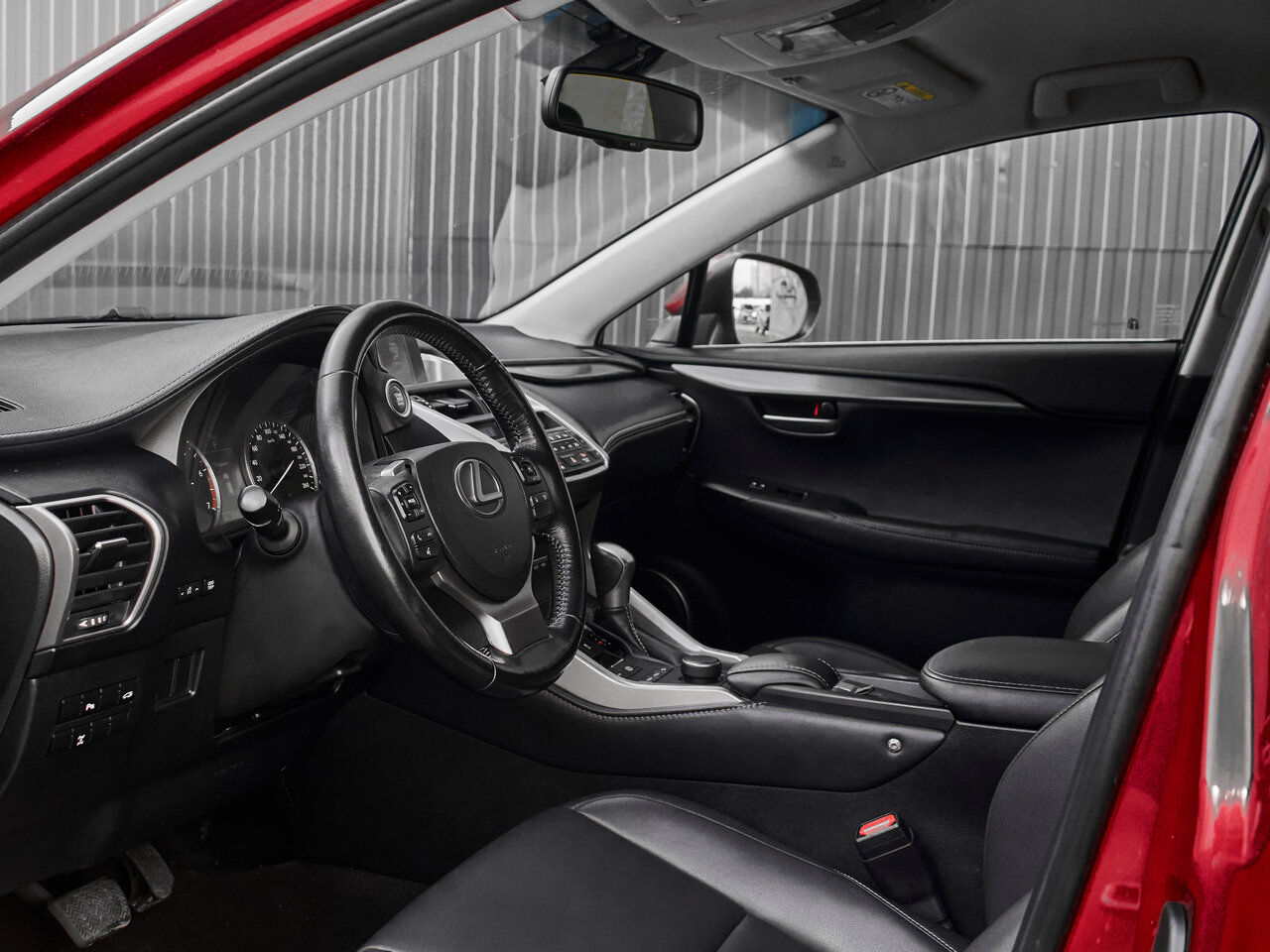 Купить Lexus NX 200 2.0 CVT (150 л.с.) 4WD, 2015 в Екатеренбурге