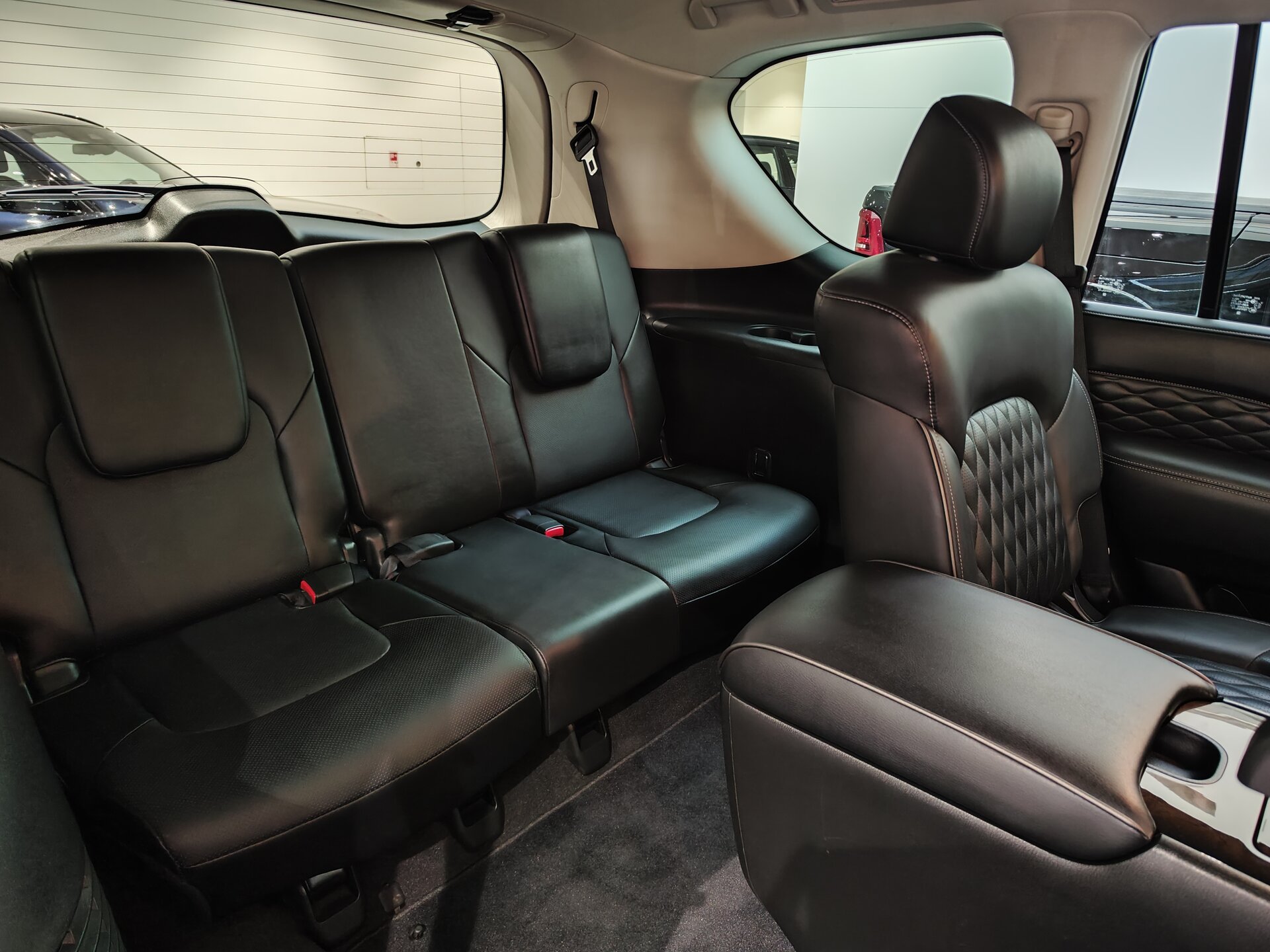 Автомобиль Infiniti QX80 5.6 AT (405 л.с.) 4WD - 14