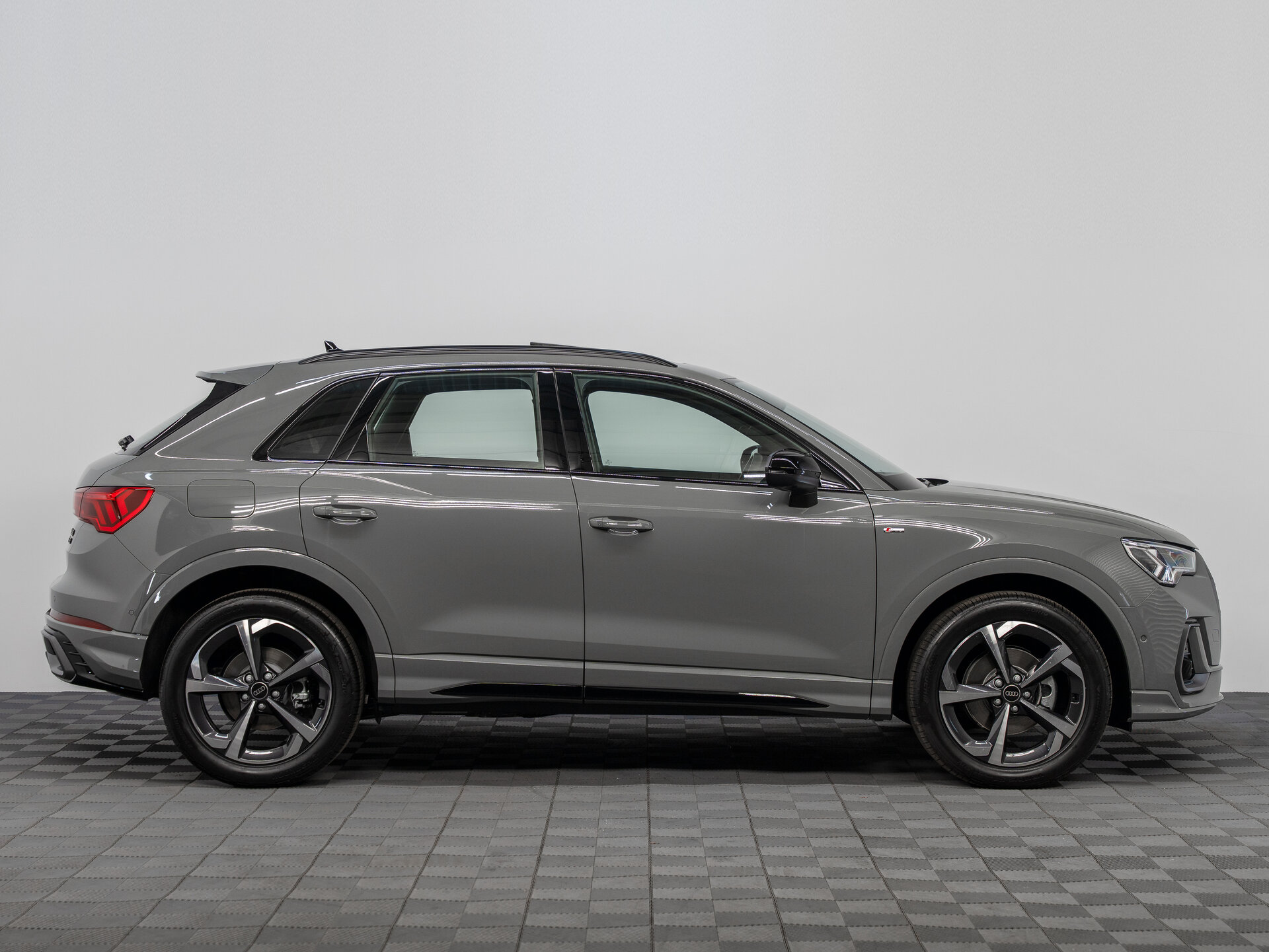 Автомобиль Audi Q3 35 TFSI 1.5 AMT (160 л.с.) - 4