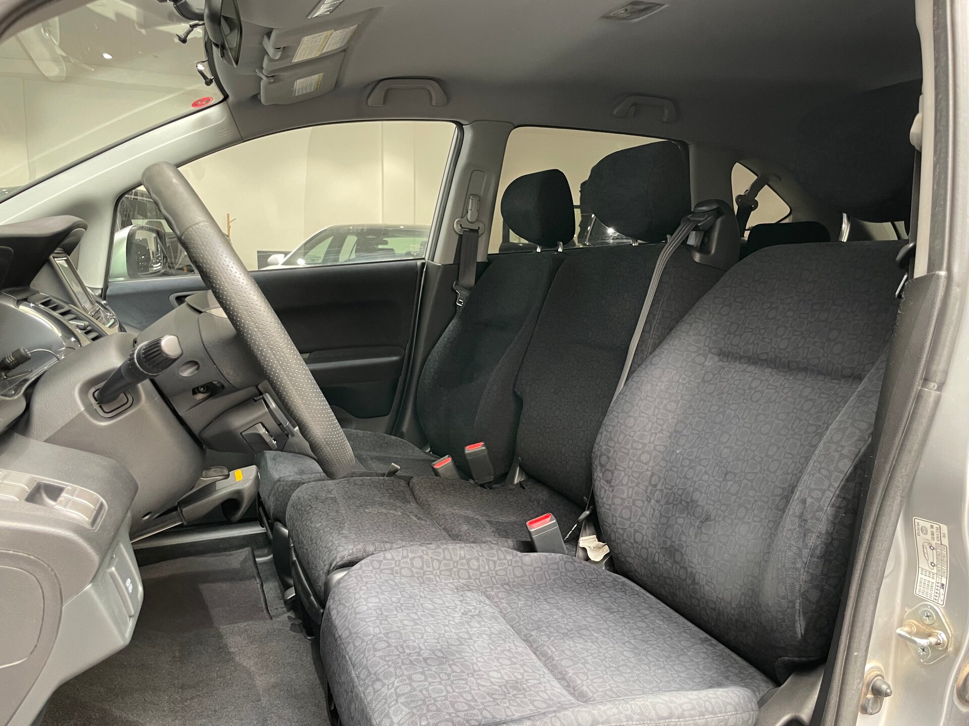 Автомобиль Honda FR-V 2.0 MT (150 л.с.) - 8
