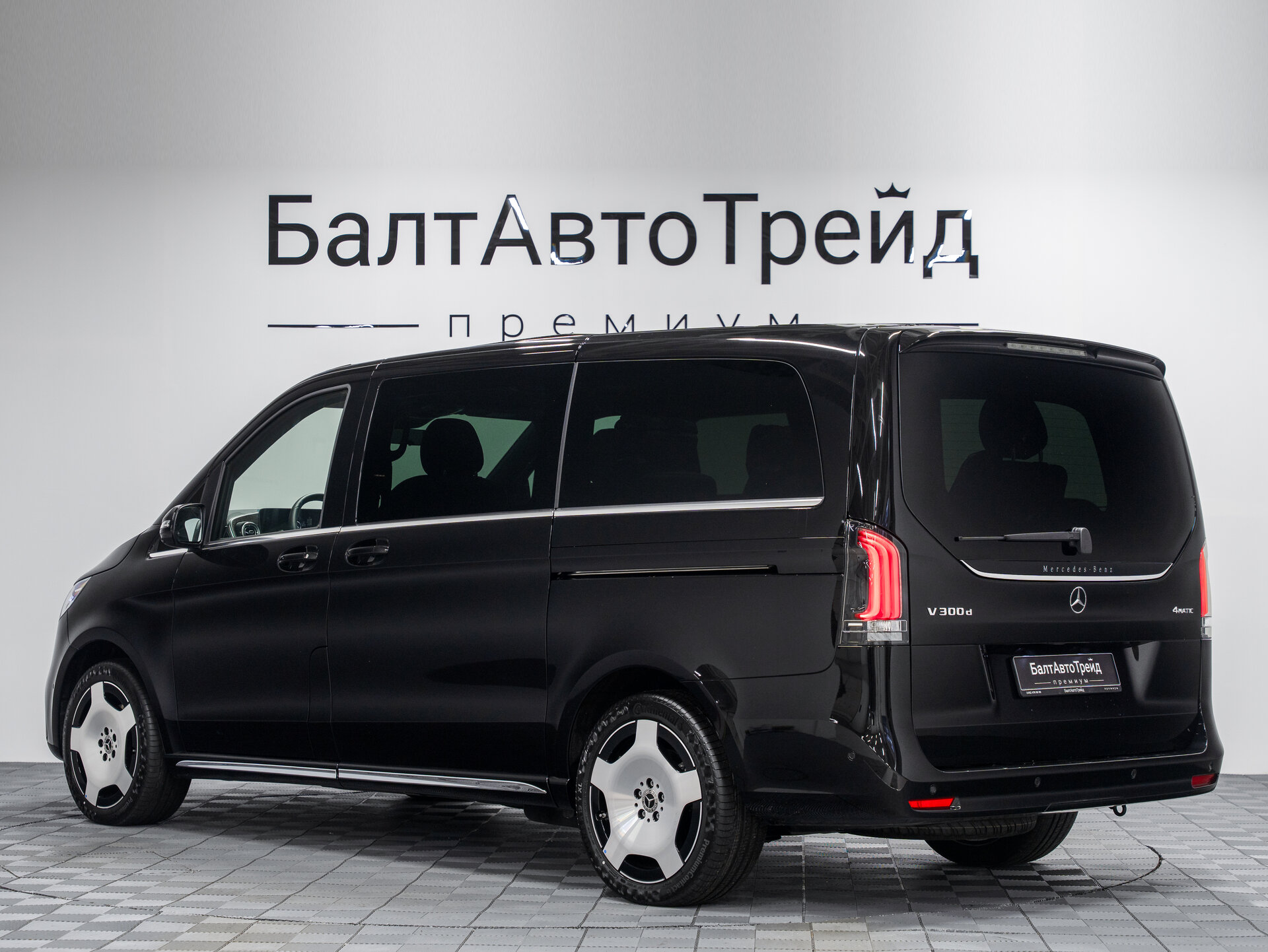 Автомобиль Mercedes-Benz V-Класс 300 d длинный 2.0d AT (237 л.с.) 4WD - 9