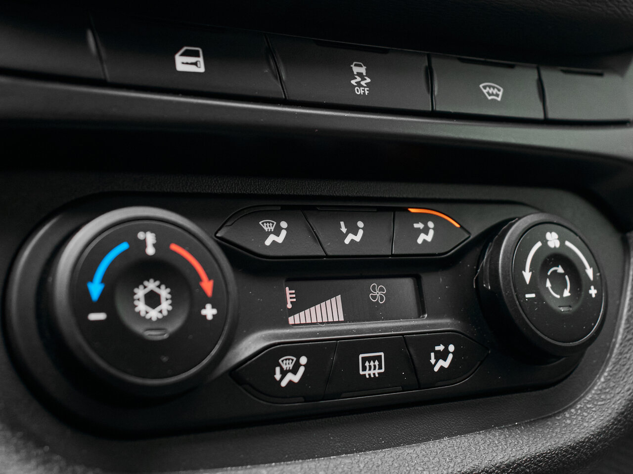 Купить Lada (ВАЗ) Vesta SW 1.6 CVT (113 л.с.), 2021 в Екатеренбурге