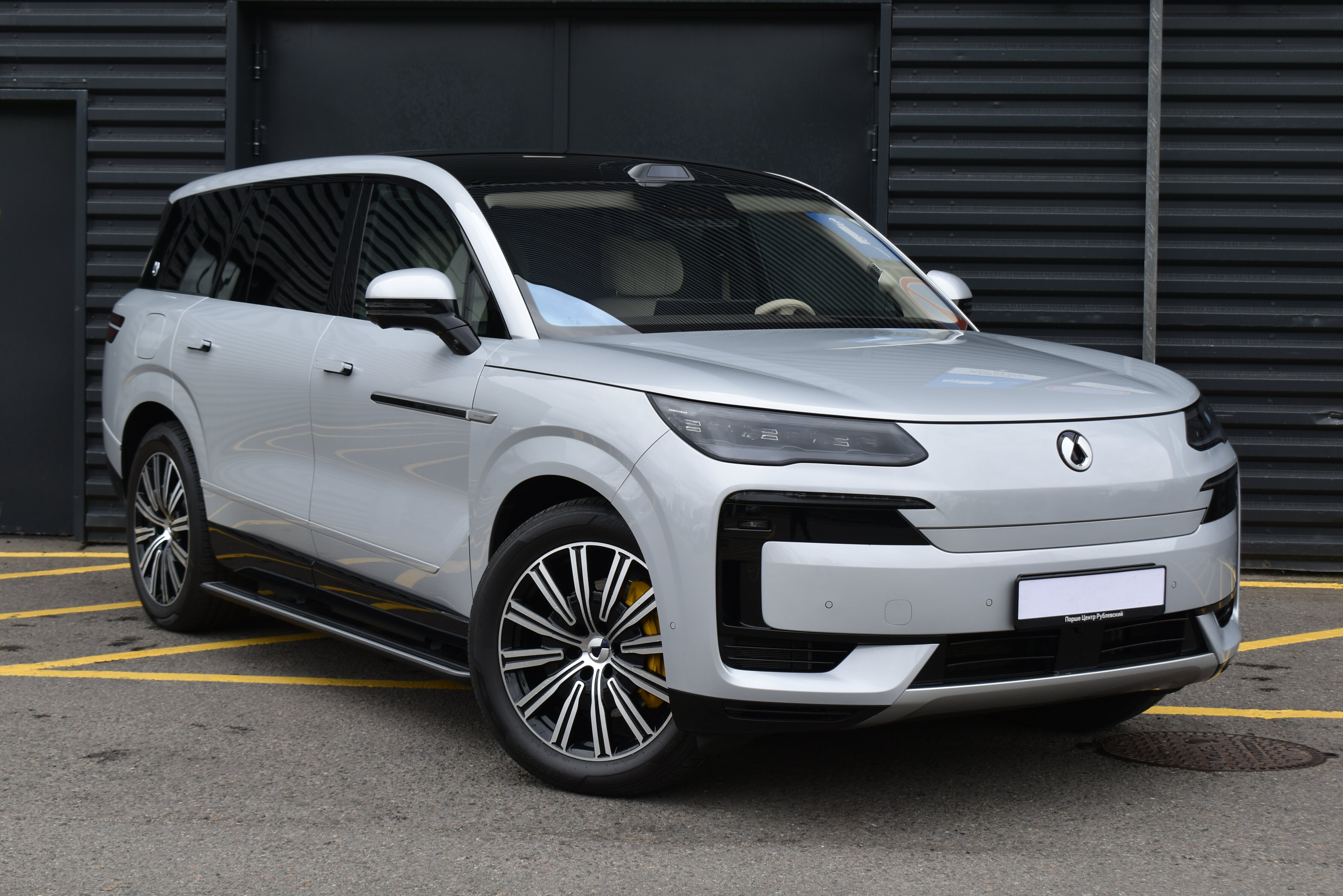 82786190 46.9 kWh 2.0hyb CVT (925 л.с.) 4WD №2