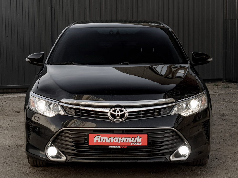 Купить Toyota Camry 2.5 AT (181 л.с.), 2015 в Екатеренбурге