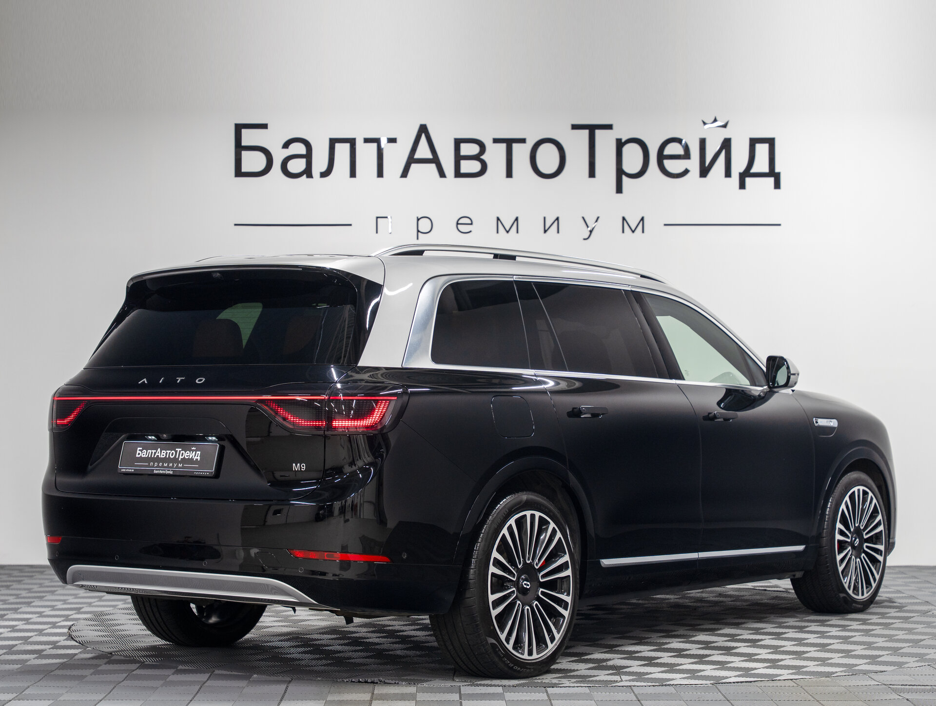 Автомобиль Aito M9 275 1.5hyb AT (496 л.с.) 4WD - 7