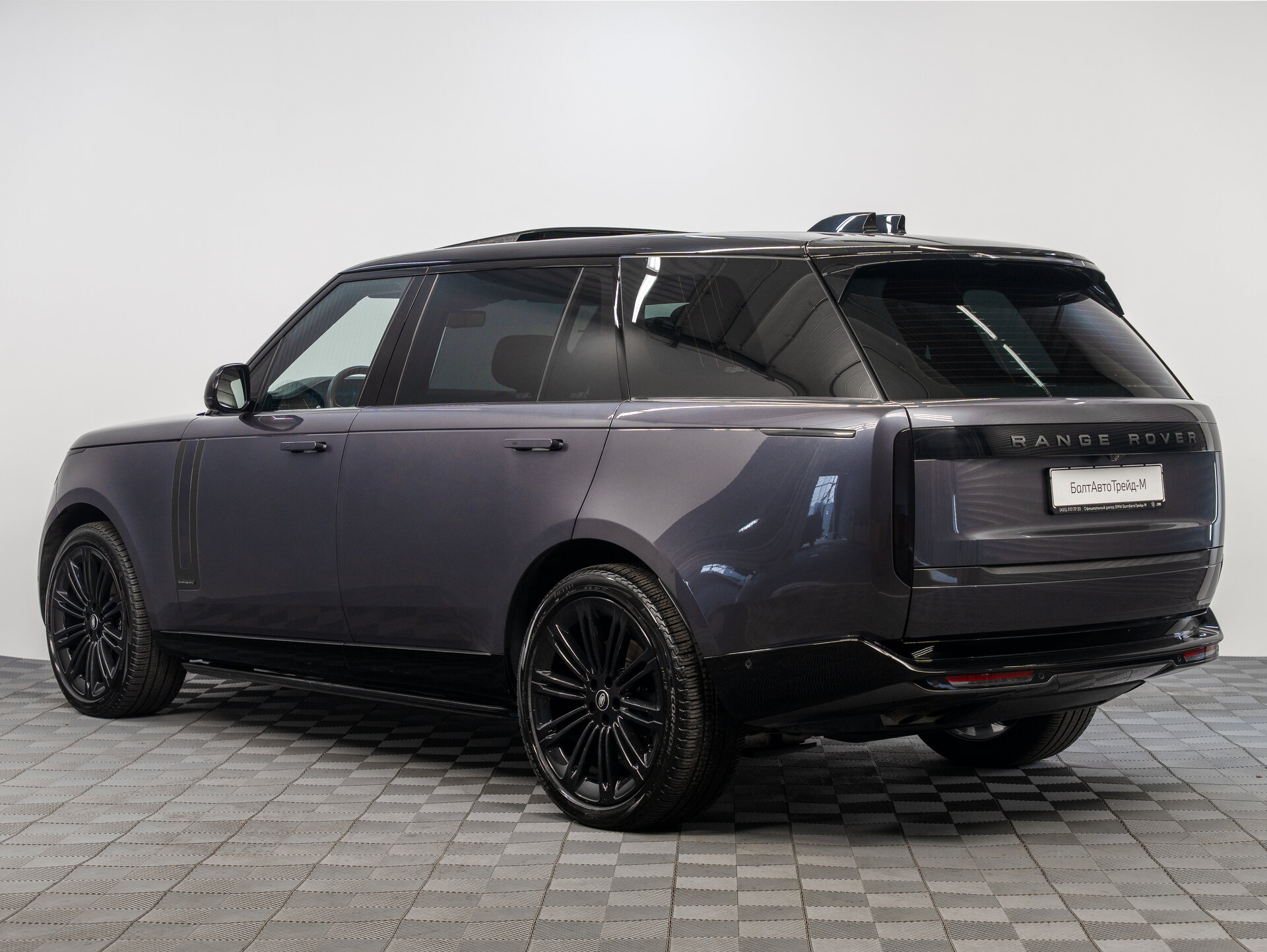 Автомобиль Land Rover Range Rover P530 MHEV Long 4.4 AT (530 л.с.) 4WD - 7
