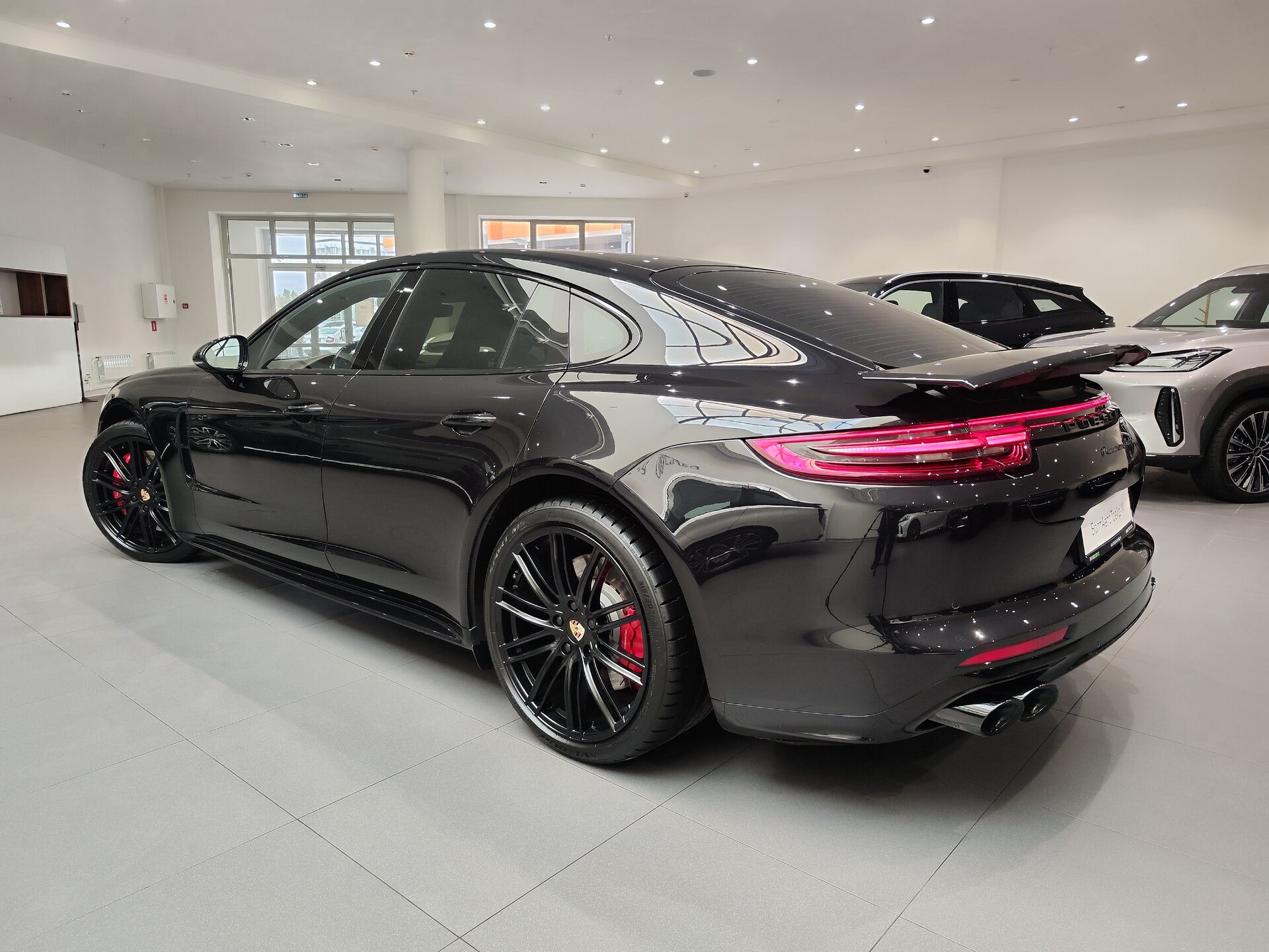 Автомобиль Porsche Panamera Turbo 4.0 AMT (550 л.с.) 4WD - 4
