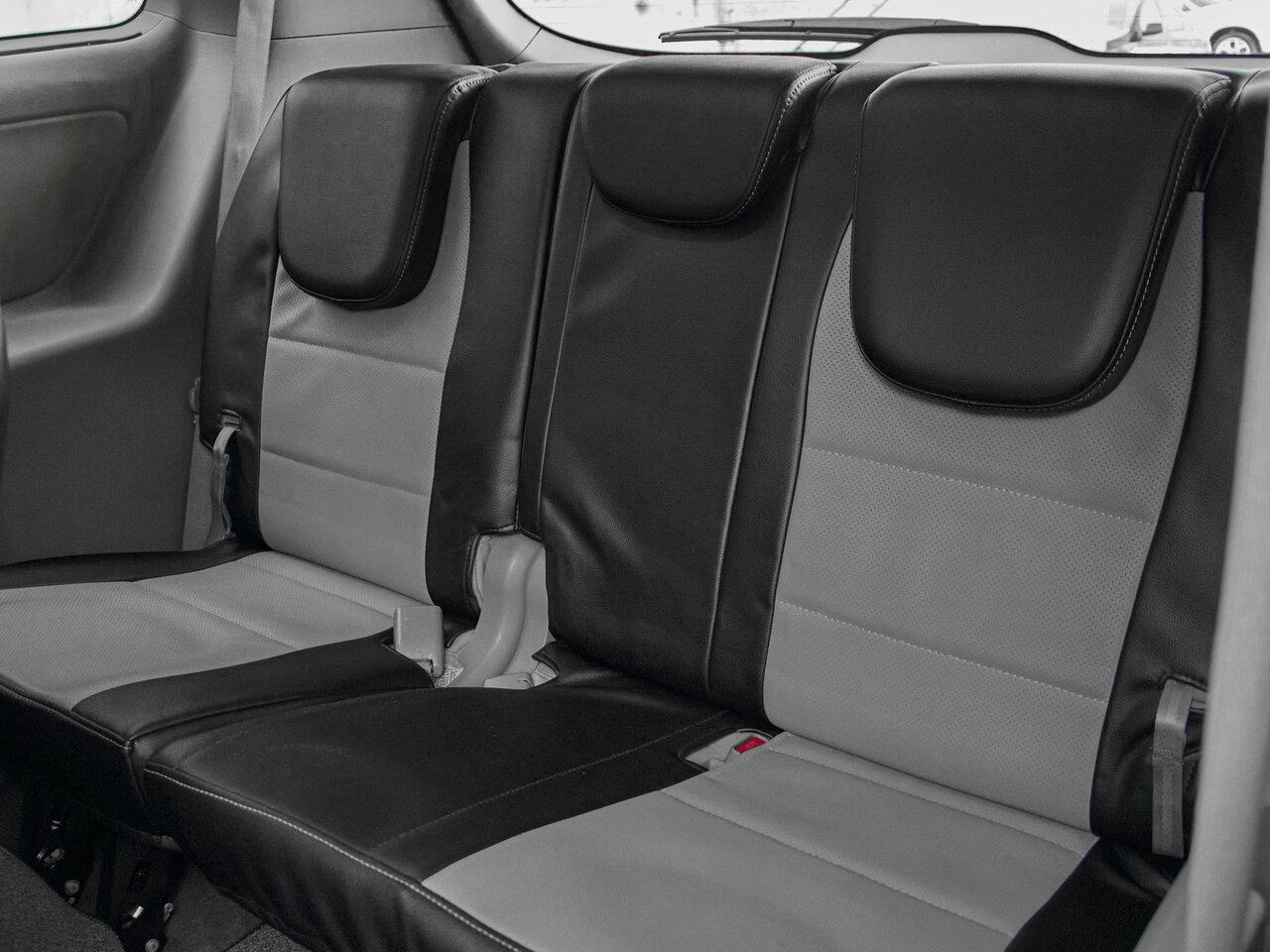 Купить Kia Sedona 3.3 AT (276 л.с.), 2015 в Екатеренбурге
