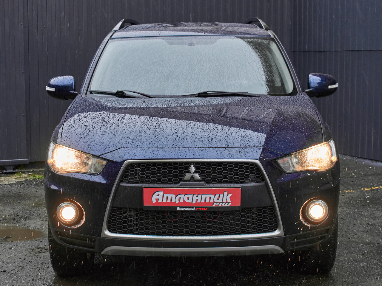 Купить Mitsubishi Outlander 2.4 CVT (170 л.с.) 4WD, 2011 в Екатеренбурге