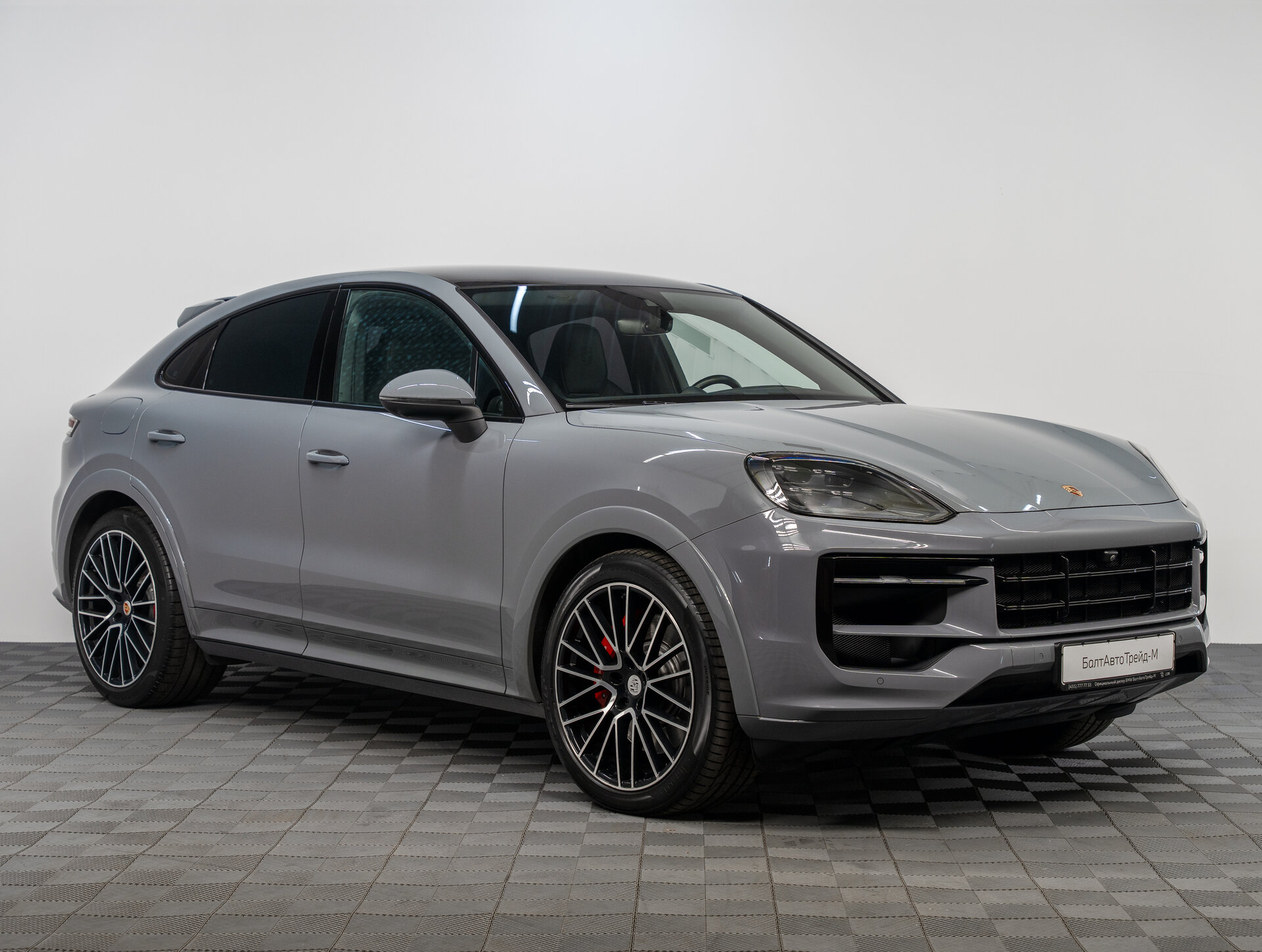 Автомобиль Porsche Cayenne S Coupé 4.0 AT (474 л.с.) 4WD - 3