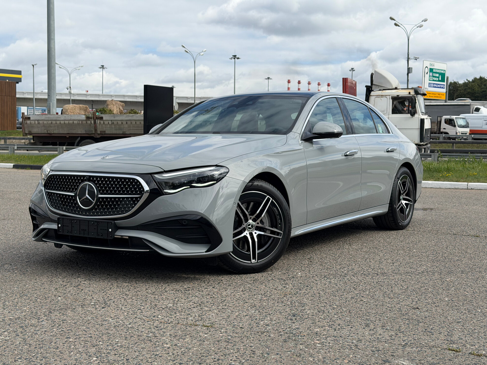 Автомобиль Mercedes-Benz E-Класс 300 2.0 AT (258 л.с.) 4WD - 1