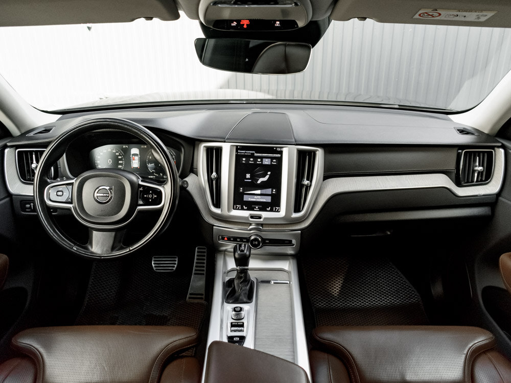 Купить Volvo XC60 2.0 AT (249 л.с.) 4WD, 2018 в Екатеренбурге