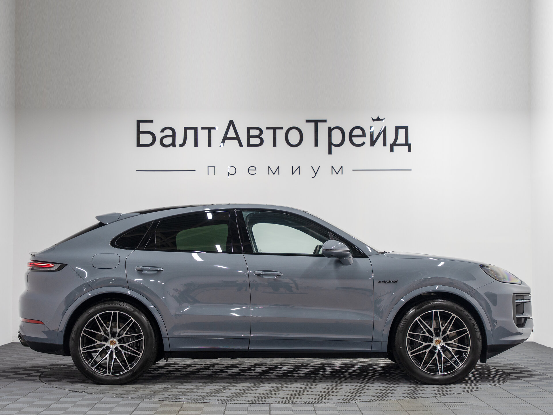 Автомобиль Porsche Cayenne E-Hybrid Coupé 3.0hyb AT (470 л.с.) 4WD - 6