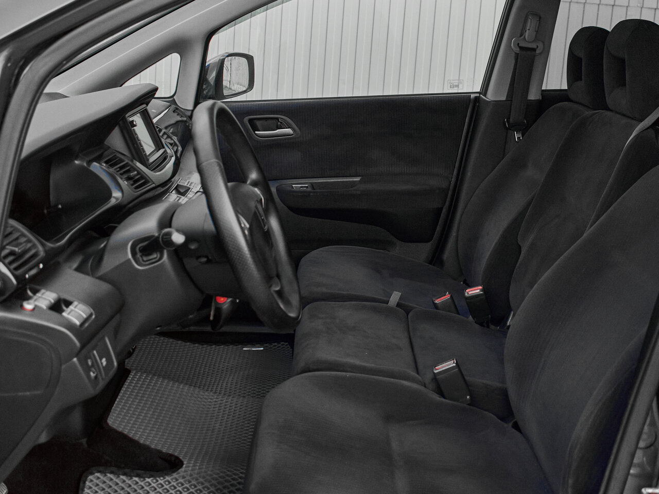 Купить Honda FR-V 1.8 MT (140 л.с.), 2008 в Екатеренбурге