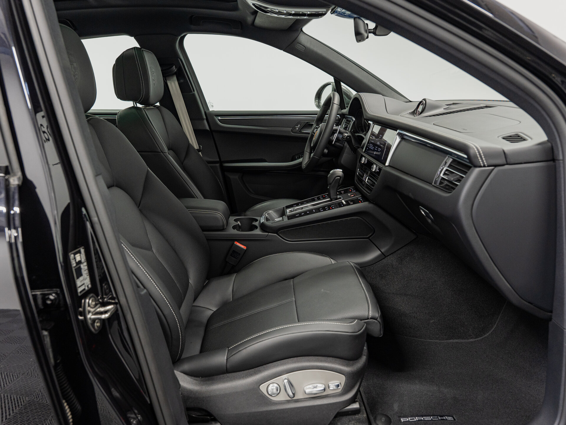 Автомобиль Porsche Macan 2.0 AMT (265 л.с.) 4WD - 13