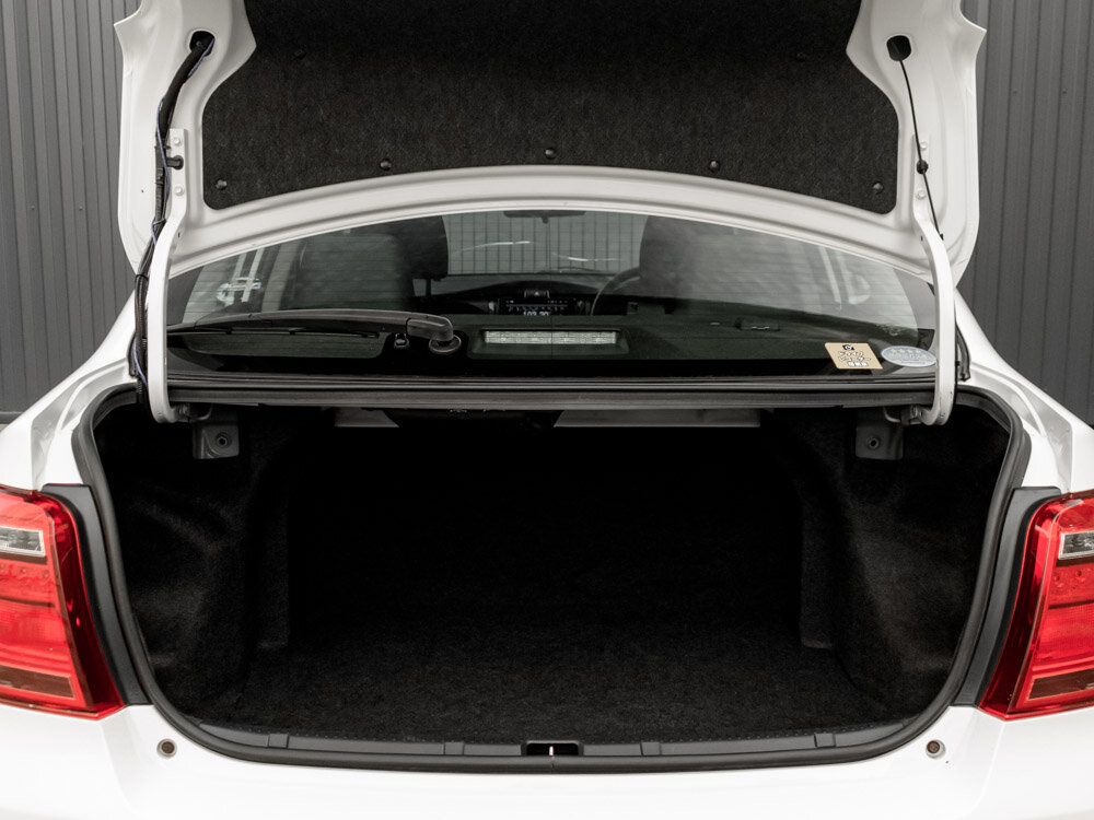 Купить Toyota Corolla Axio 1.5 CVT (103 л.с.) 4WD, 2019 в Екатеренбурге
