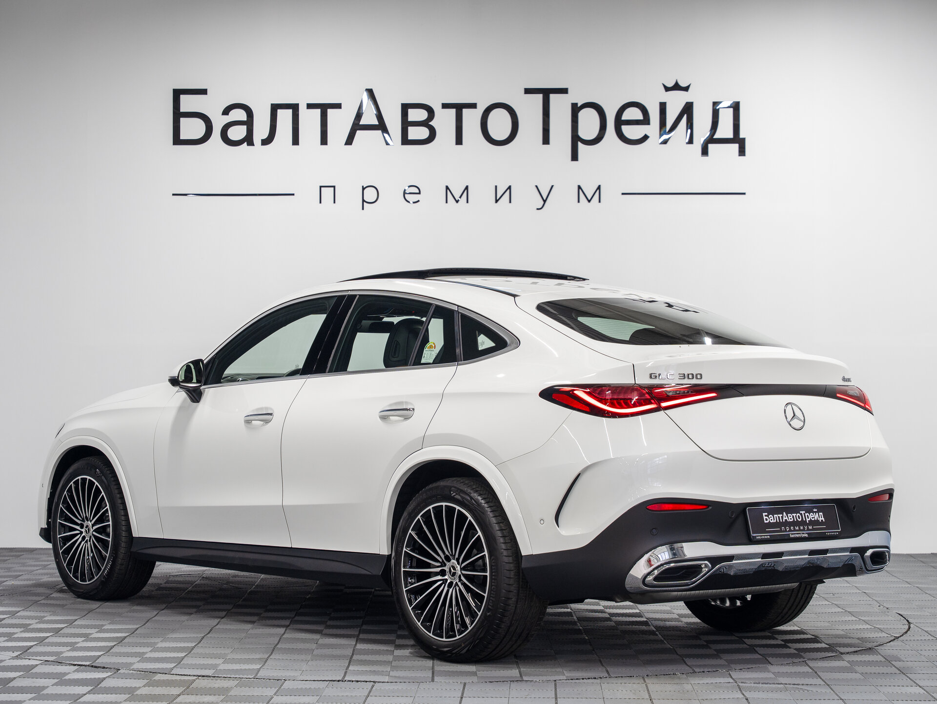 Автомобиль Mercedes-Benz GLC Coupe 300 2.0 AT (258 л.с.) 4WD - 9