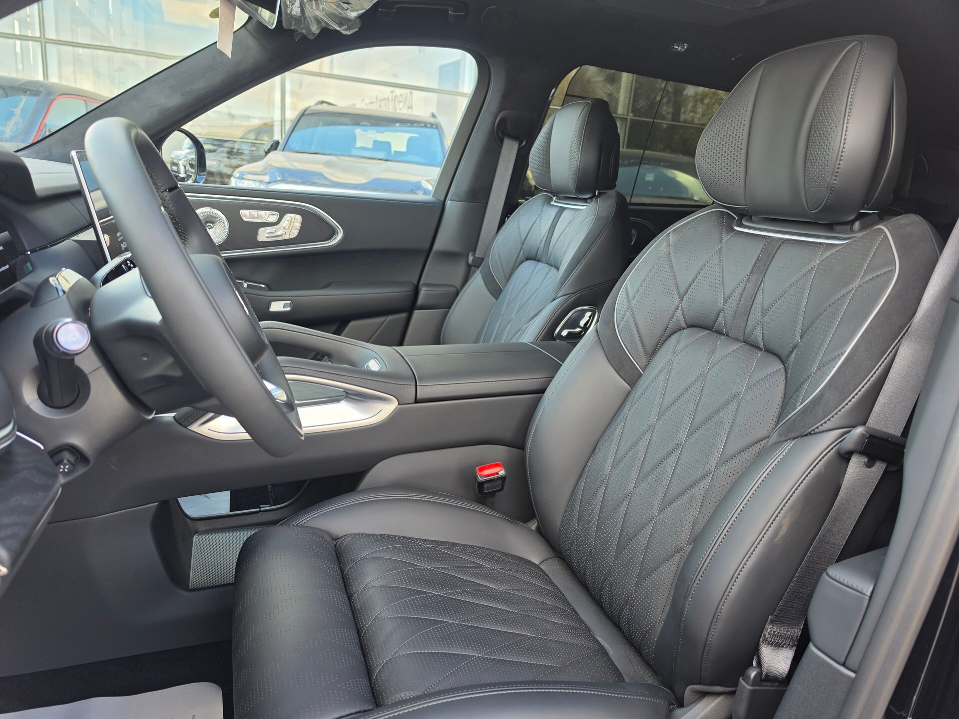 Автомобиль Zeekr 8X 70 kWh 2.0hyb AT (898 л.с.) 4WD - 3