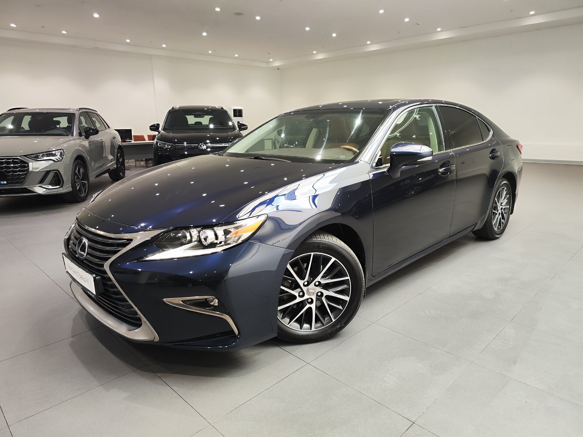 Автомобиль Lexus ES 200 2.0 AT (150 л.с.) - 1