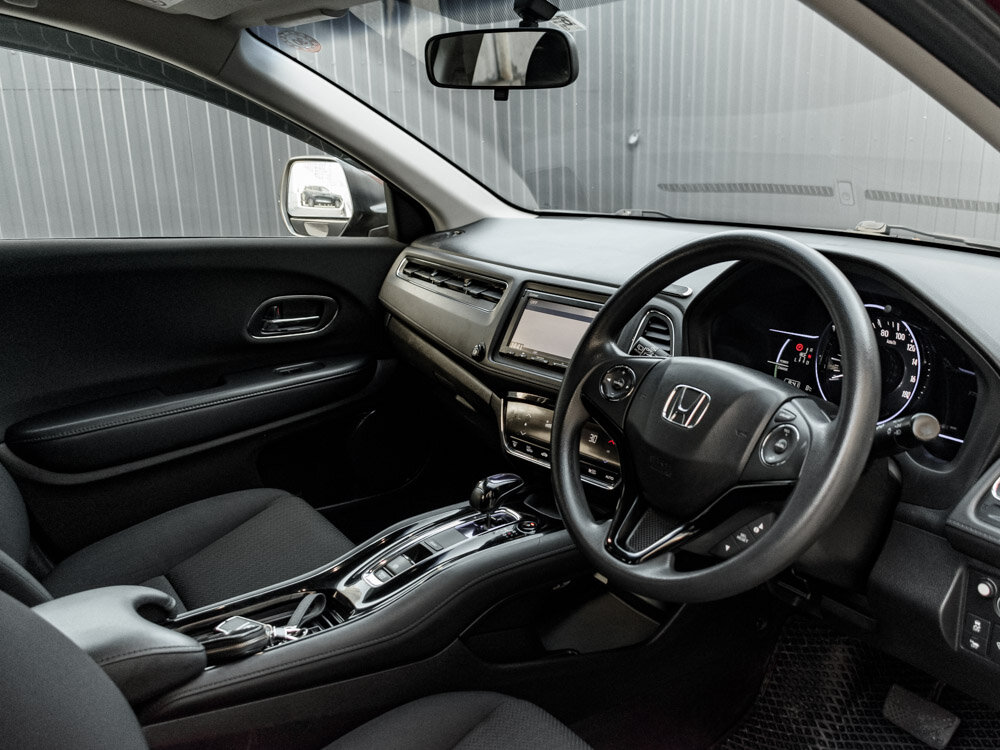 Купить Honda Vezel 1.5hyb AMT (152 л.с.) 4WD, 2014 в Екатеренбурге