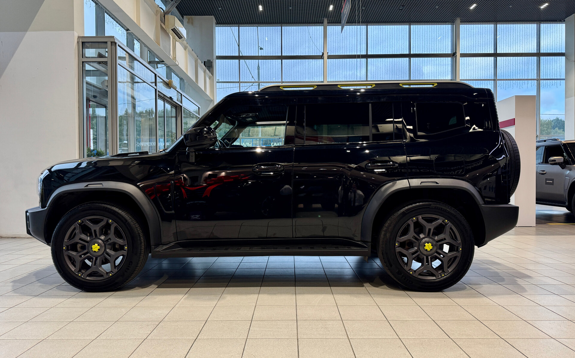 БУ автомобиль Jetour T2 2024  2.0 л ( 245 л. с.) Черный с пробегом 69390 км