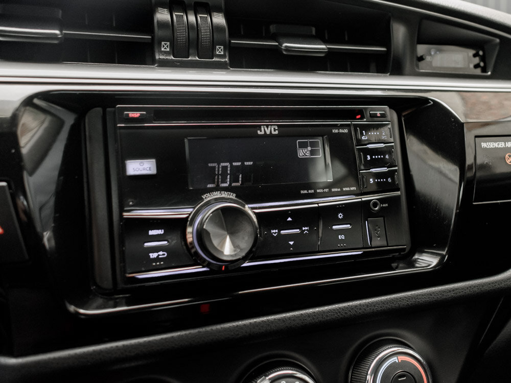 Купить Toyota Corolla 1.6 MT (122 л.с.), 2013 в Екатеренбурге