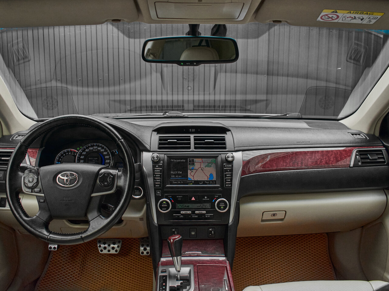 Купить Toyota Camry 3.5 AT (249 л.с.), 2014 в Екатеренбурге