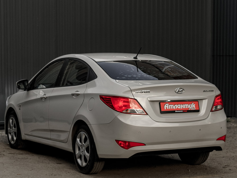 Купить Hyundai Solaris 1.6 AT (123 л.с.), 2015 в Екатеренбурге