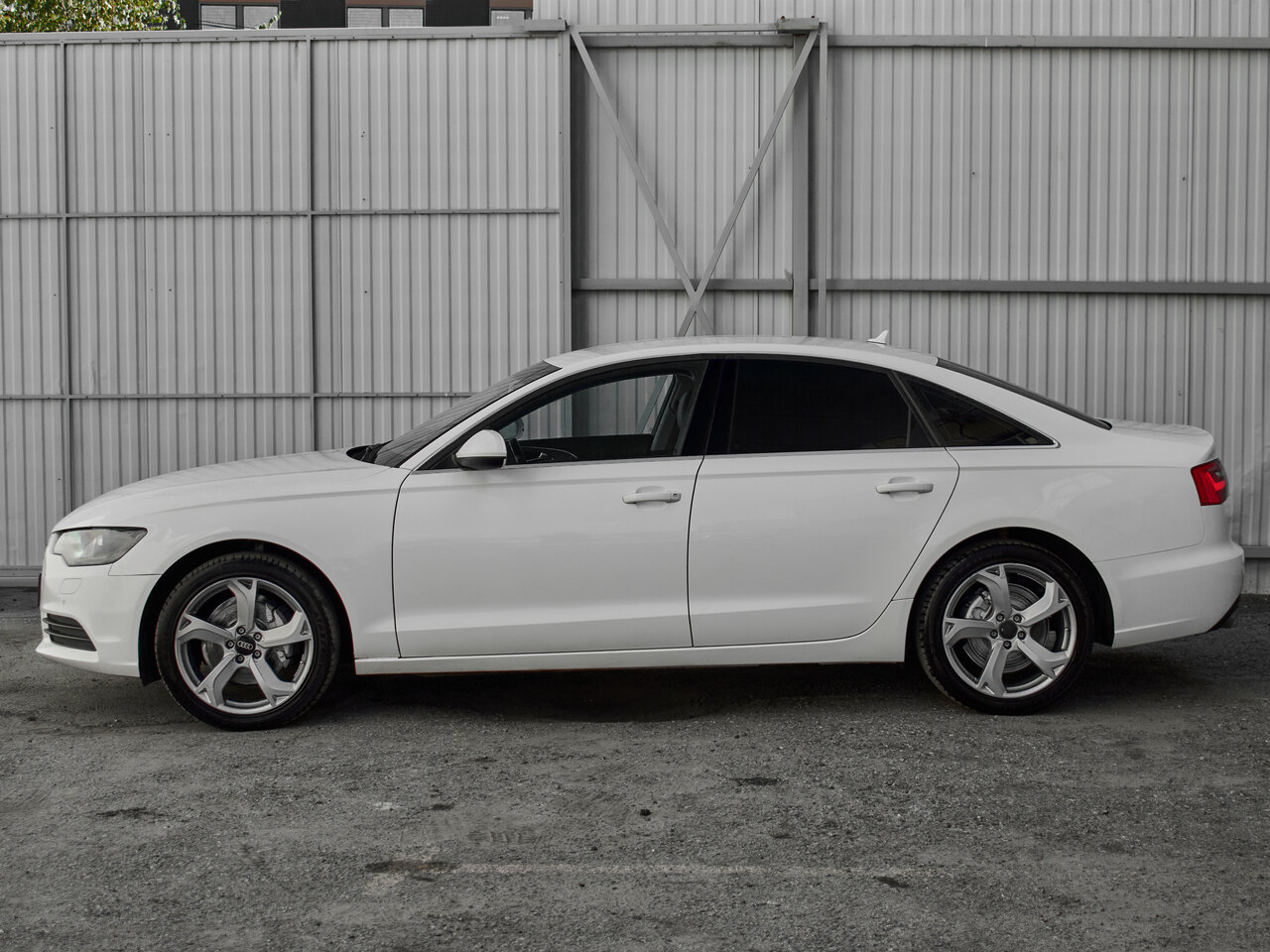 Купить Audi A6 2.0 CVT (180 л.с.), 2012 в Екатеренбурге