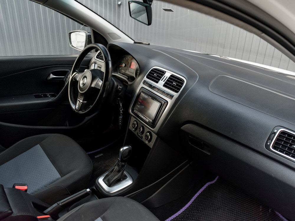 Купить Volkswagen Polo 1.6 AT (105 л.с.), 2013 в Екатеренбурге