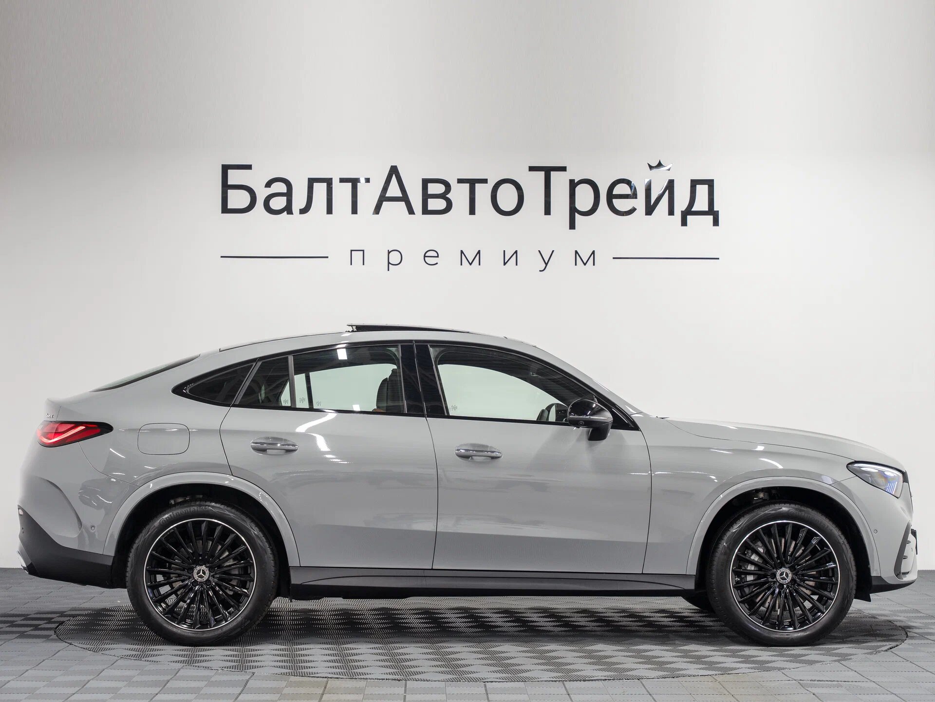 Автомобиль Mercedes-Benz GLC Coupe 300 2.0 AT (258 л.с.) 4WD - 6