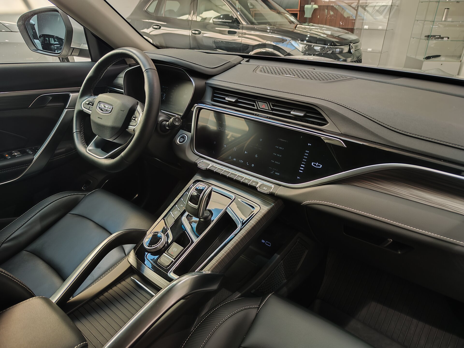 Автомобиль Geely Atlas Pro 1.5 AMT (177 л.с.) 4WD - 13