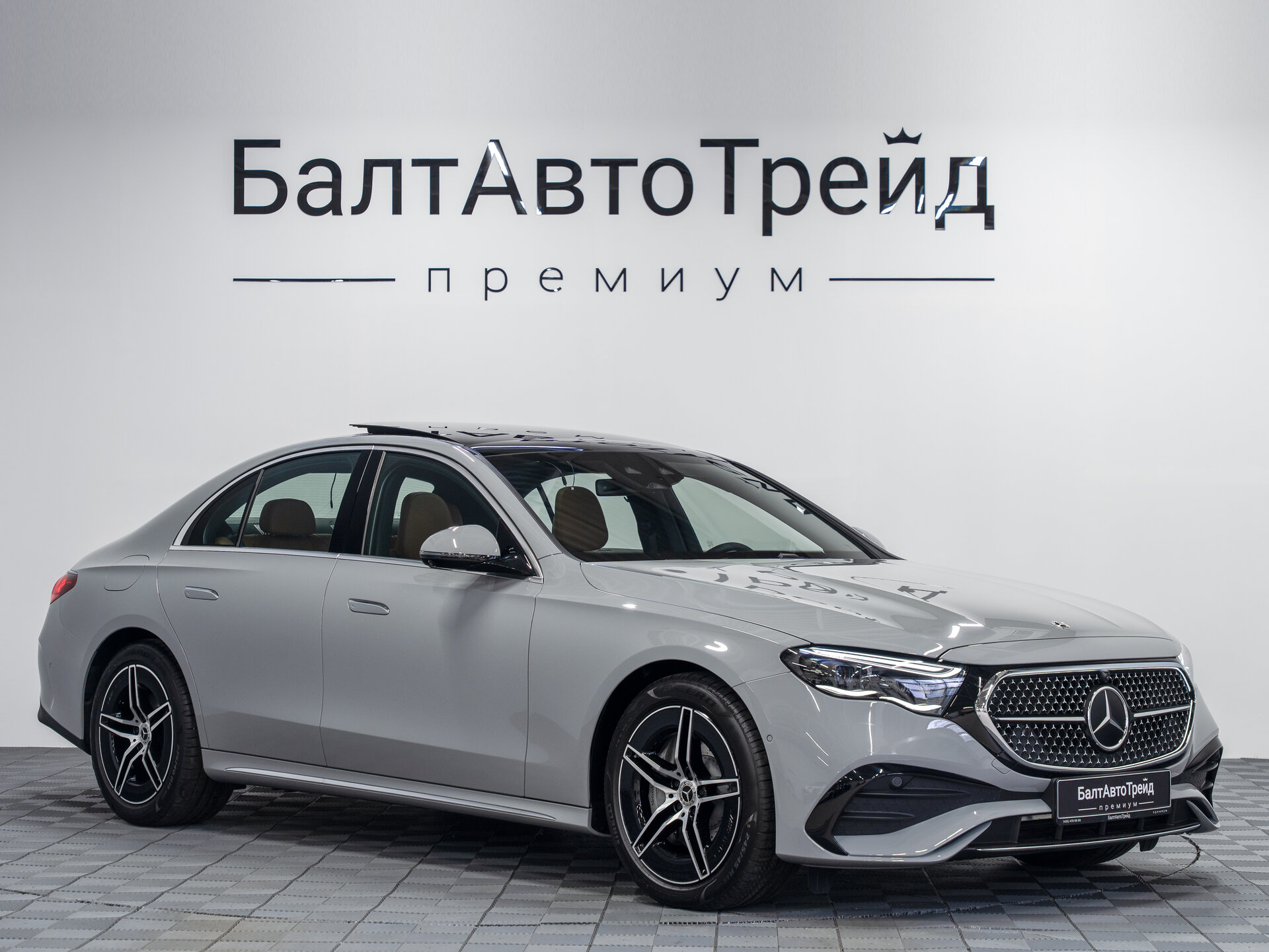 Автомобиль Mercedes-Benz E-Класс 300 2.0 AT (258 л.с.) 4WD - 5