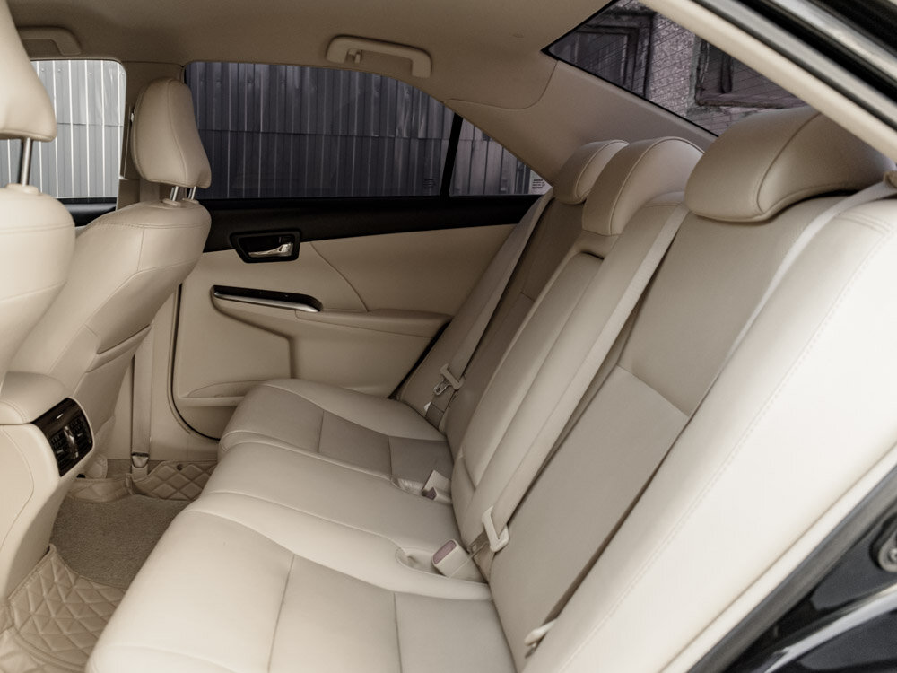 Купить Toyota Camry 2.5 AT (181 л.с.), 2015 в Екатеренбурге