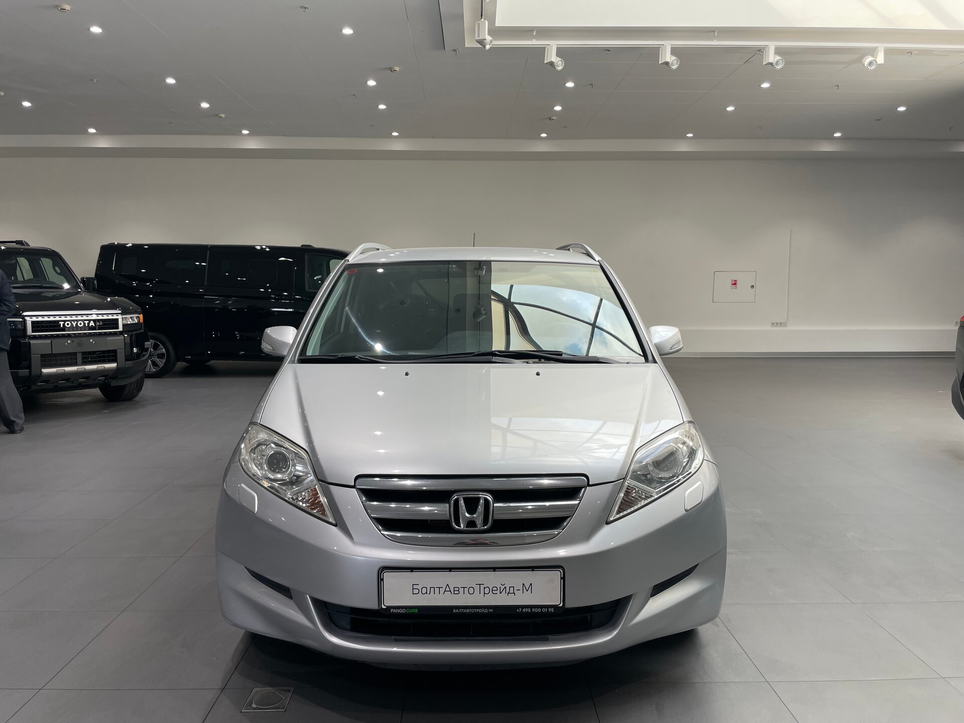 Автомобиль Honda FR-V 2.0 MT (150 л.с.) - 2