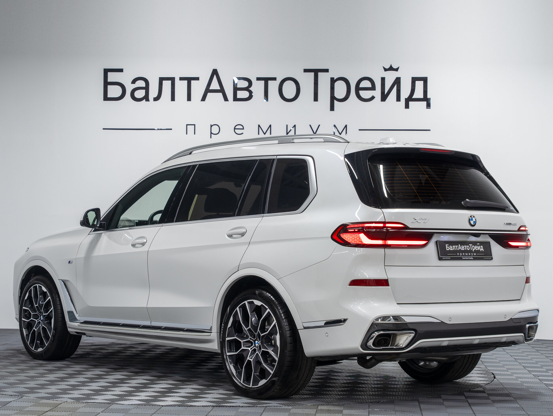 Автомобиль BMW X7 40i 3.0 AT (381 л.с.) 4WD - 11