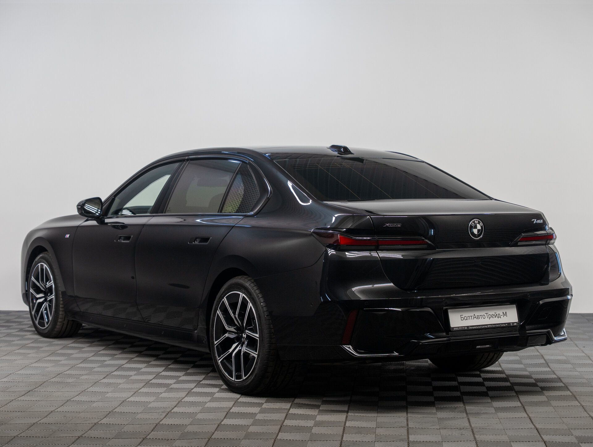 Автомобиль BMW 7 серии 740i xDrive 3.0 AT (380 л.с.) 4WD - 4