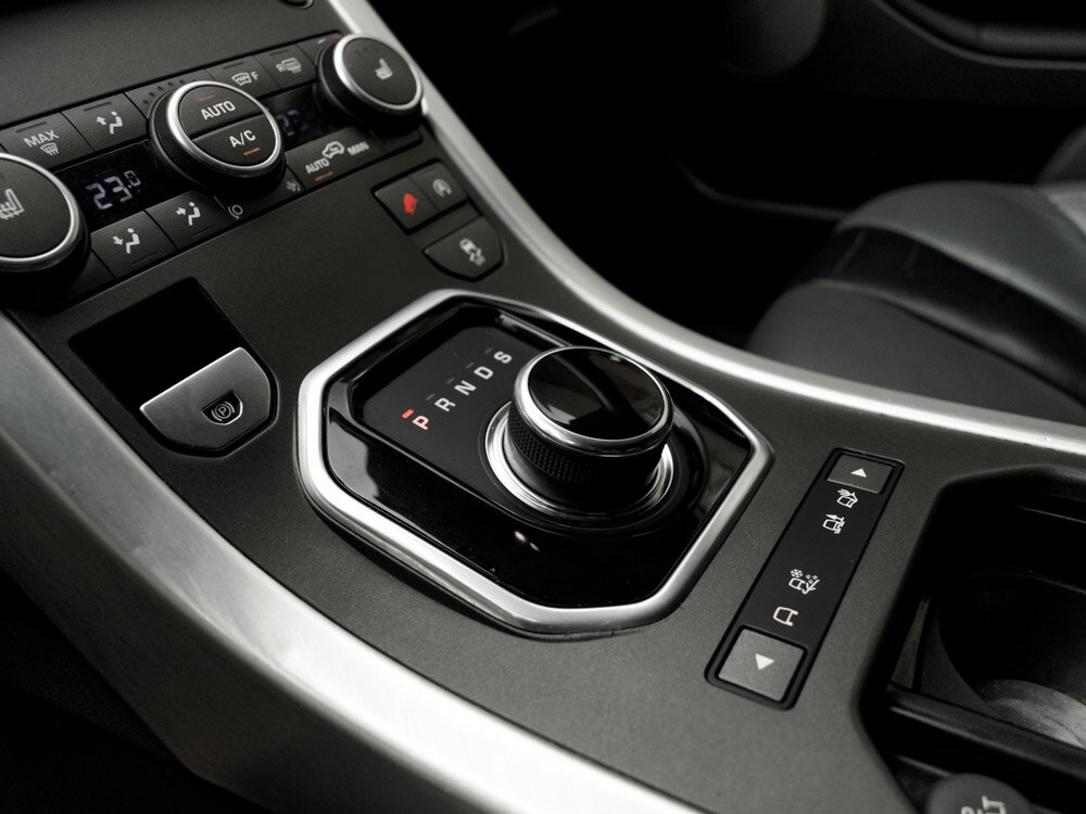 Купить Land Rover Range Rover Evoque 2.0d AT (150 л.с.) 4WD, 2017 в Екатеренбурге