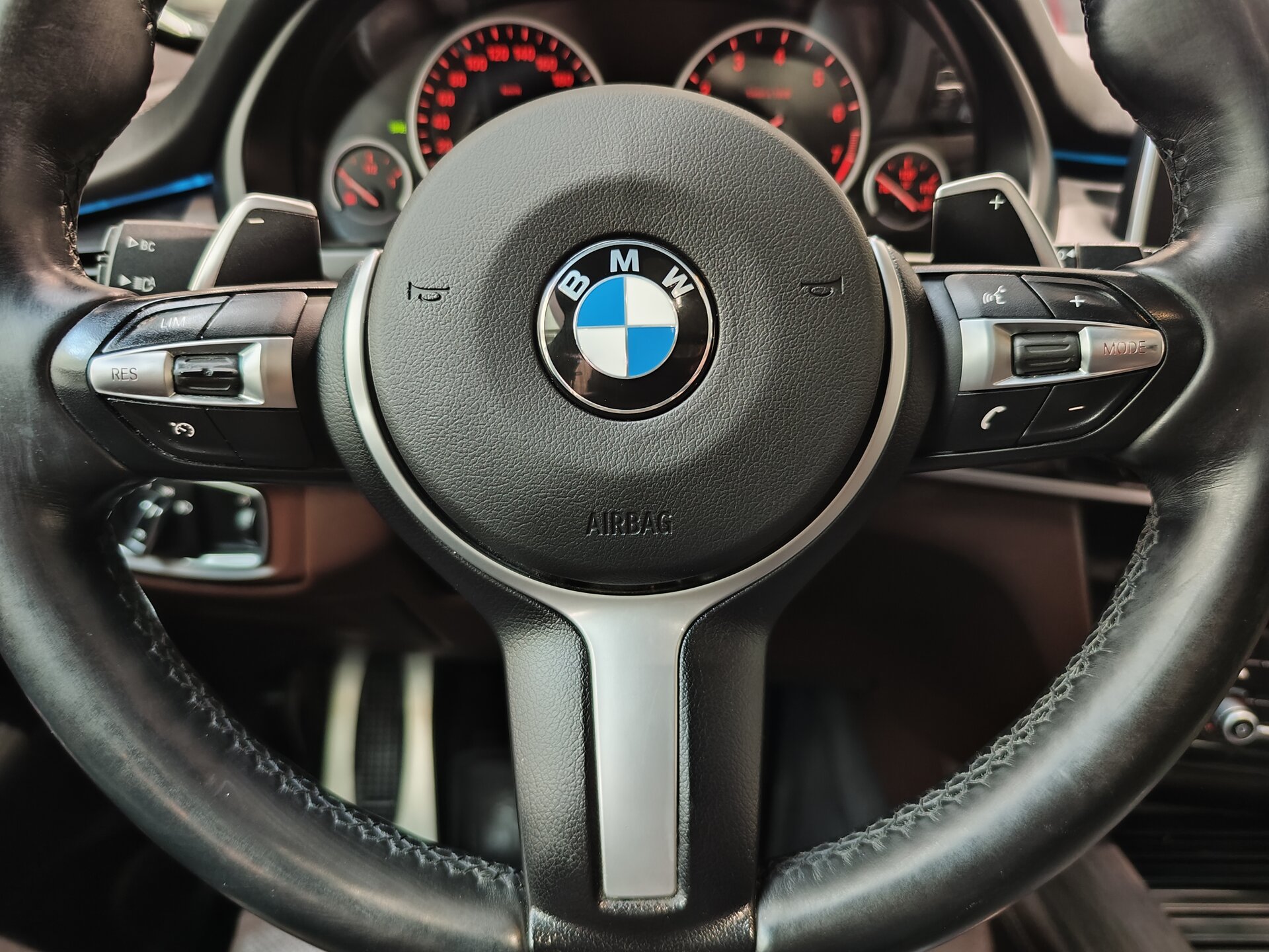 Автомобиль BMW X5 50i 4.4 AT (450 л.с.) 4WD - 19