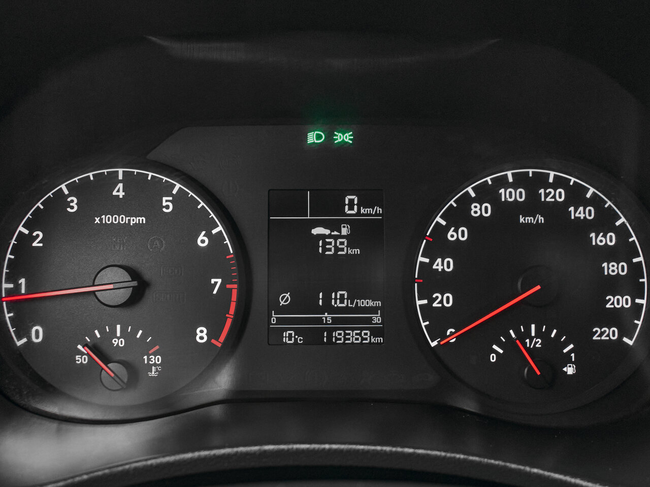 Купить Hyundai Solaris 1.4 MT (100 л.с.), 2017 в Екатеренбурге
