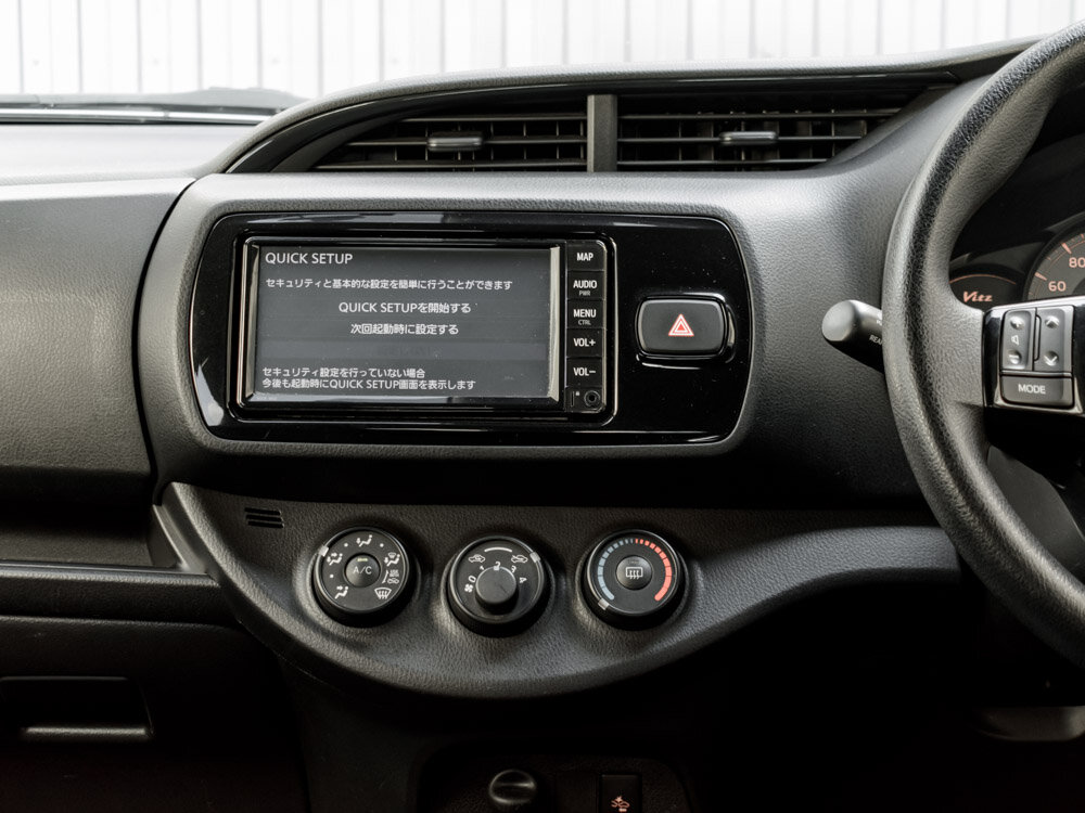 Купить Toyota Vitz 1.0 CVT (69 л.с.), 2019 в Екатеренбурге
