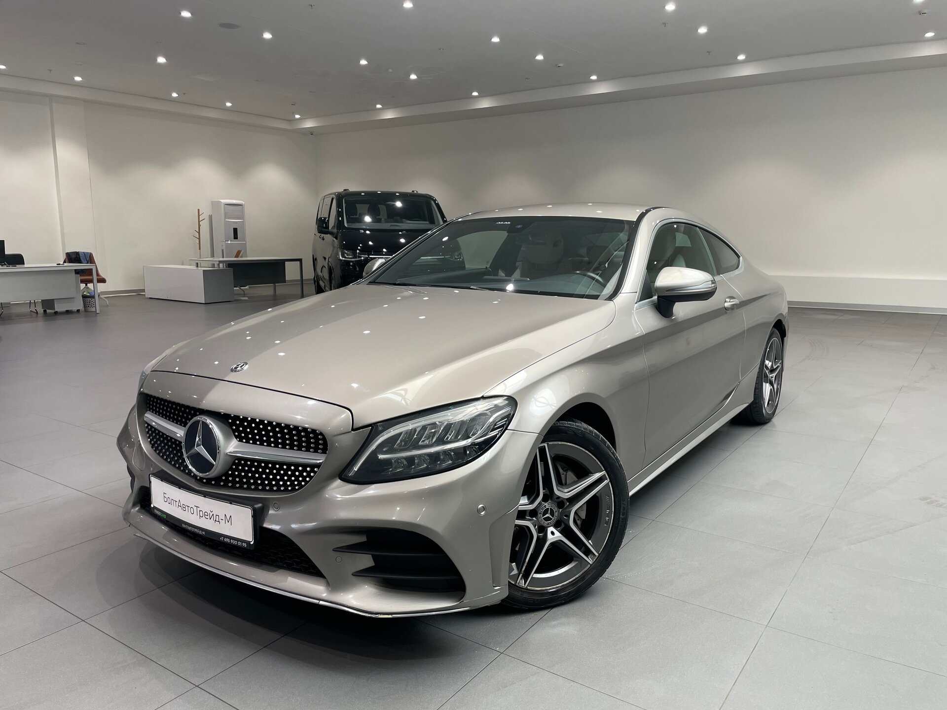 Автомобиль Mercedes-Benz C-Класс 180 1.6 AT (150 л.с.) - 1